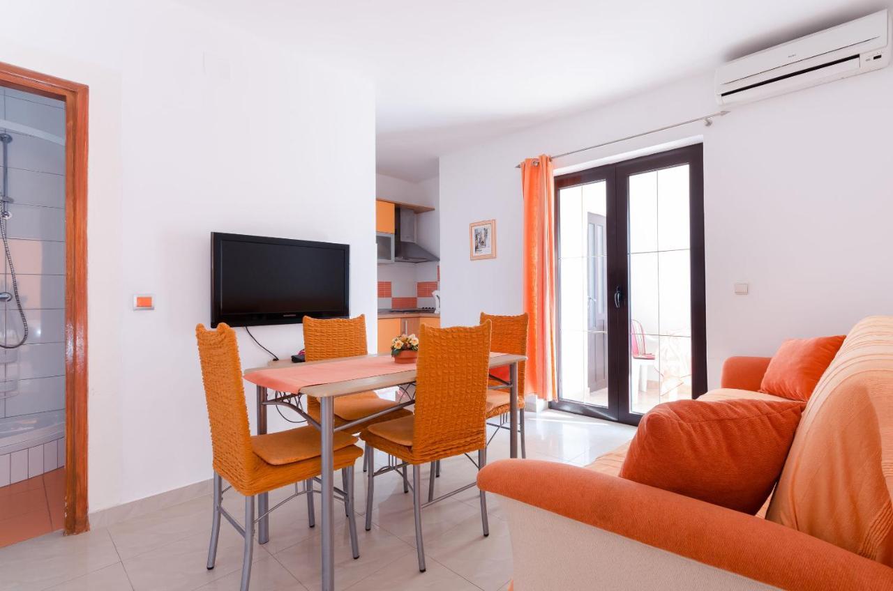 Apartments Helena Lopar Luaran gambar