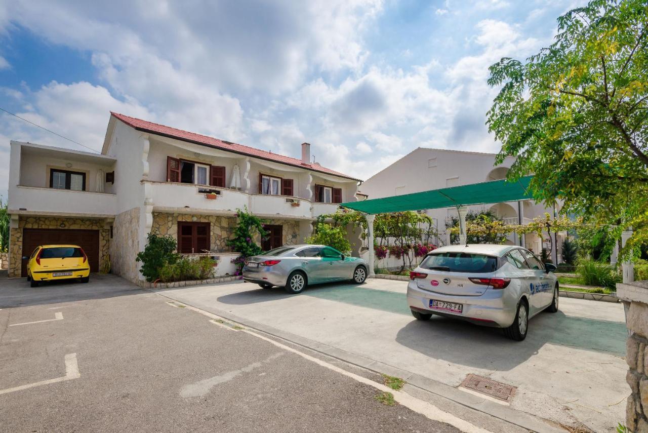 Apartments Helena Lopar Luaran gambar