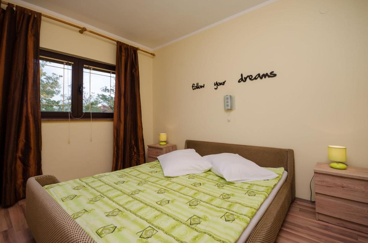 Apartments Helena Lopar Luaran gambar