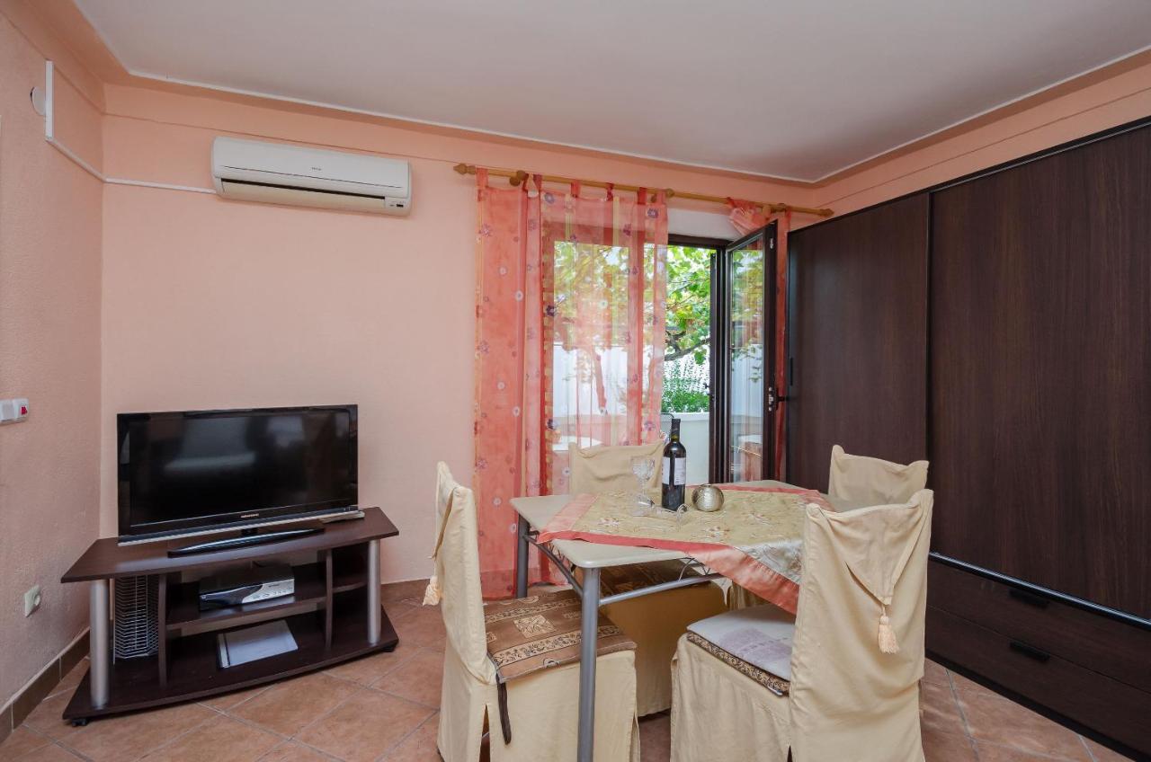 Apartments Helena Lopar Luaran gambar