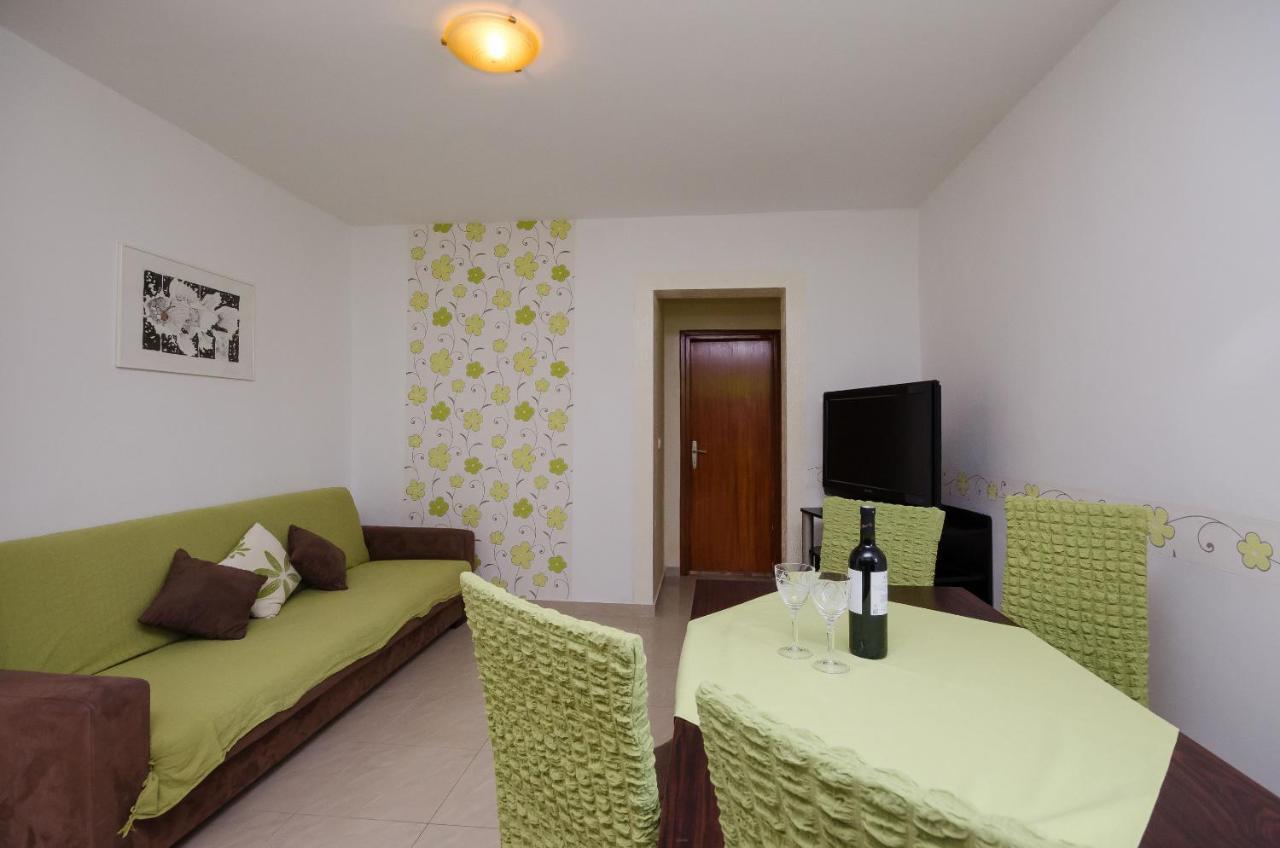 Apartments Helena Lopar Luaran gambar