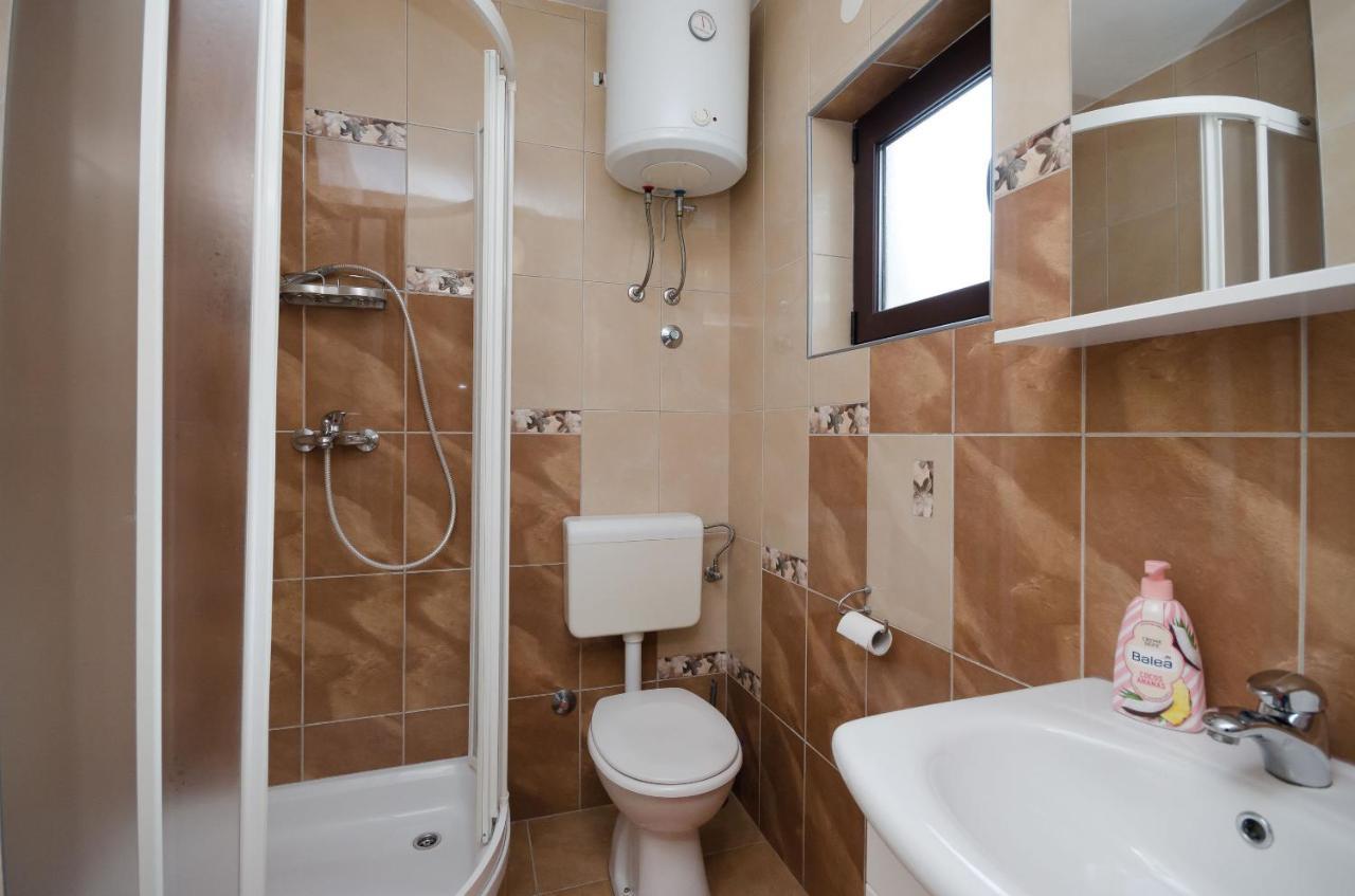 Apartments Helena Lopar Luaran gambar