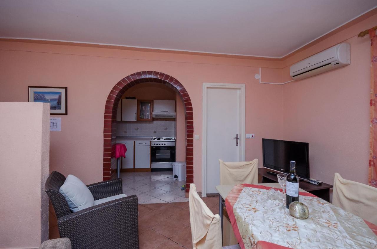 Apartments Helena Lopar Luaran gambar