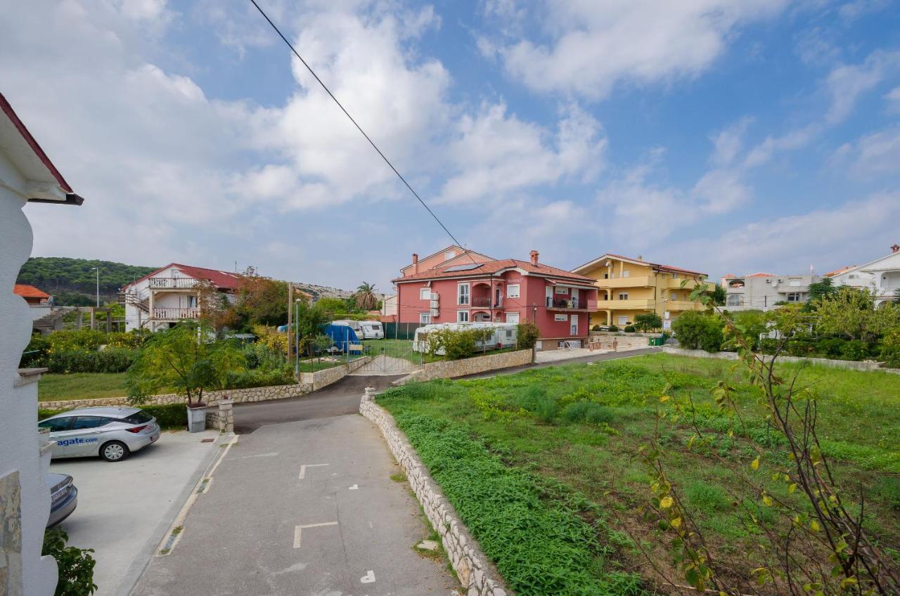 Apartments Helena Lopar Luaran gambar