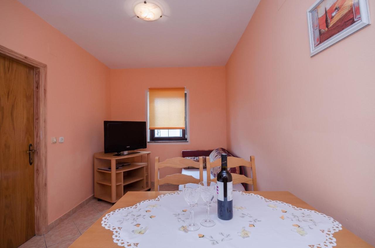 Apartments Helena Lopar Luaran gambar