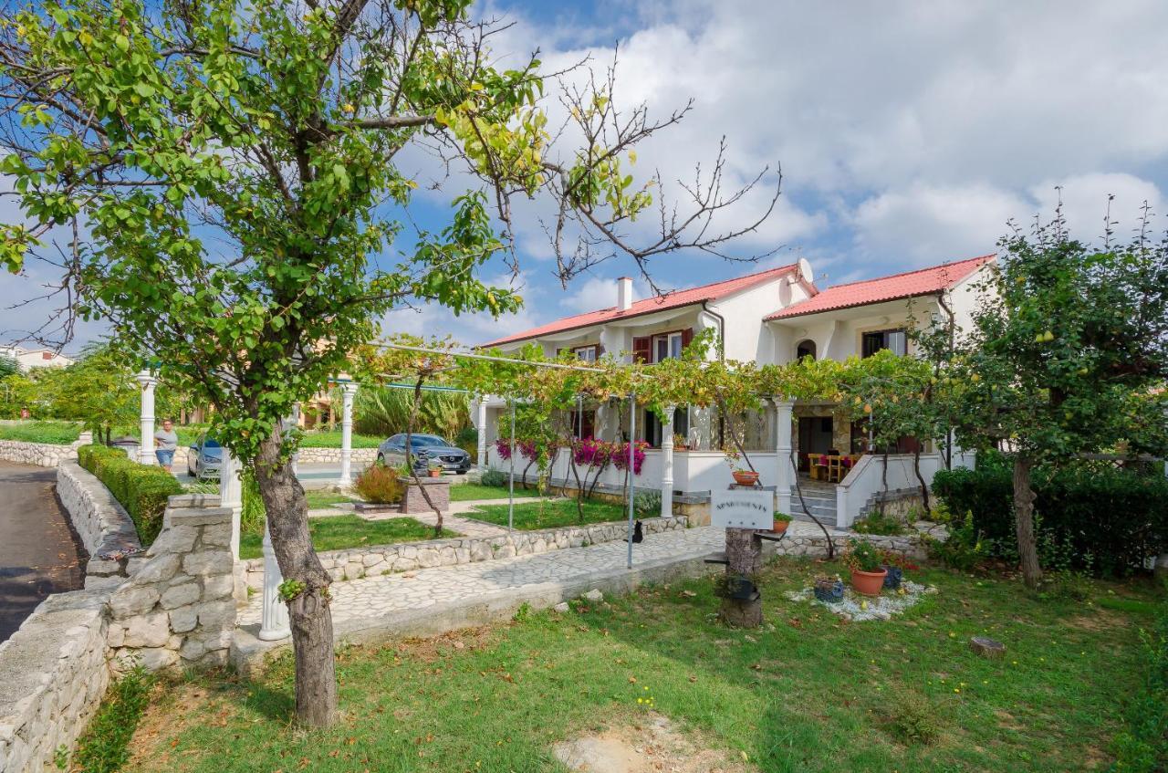 Apartments Helena Lopar Luaran gambar